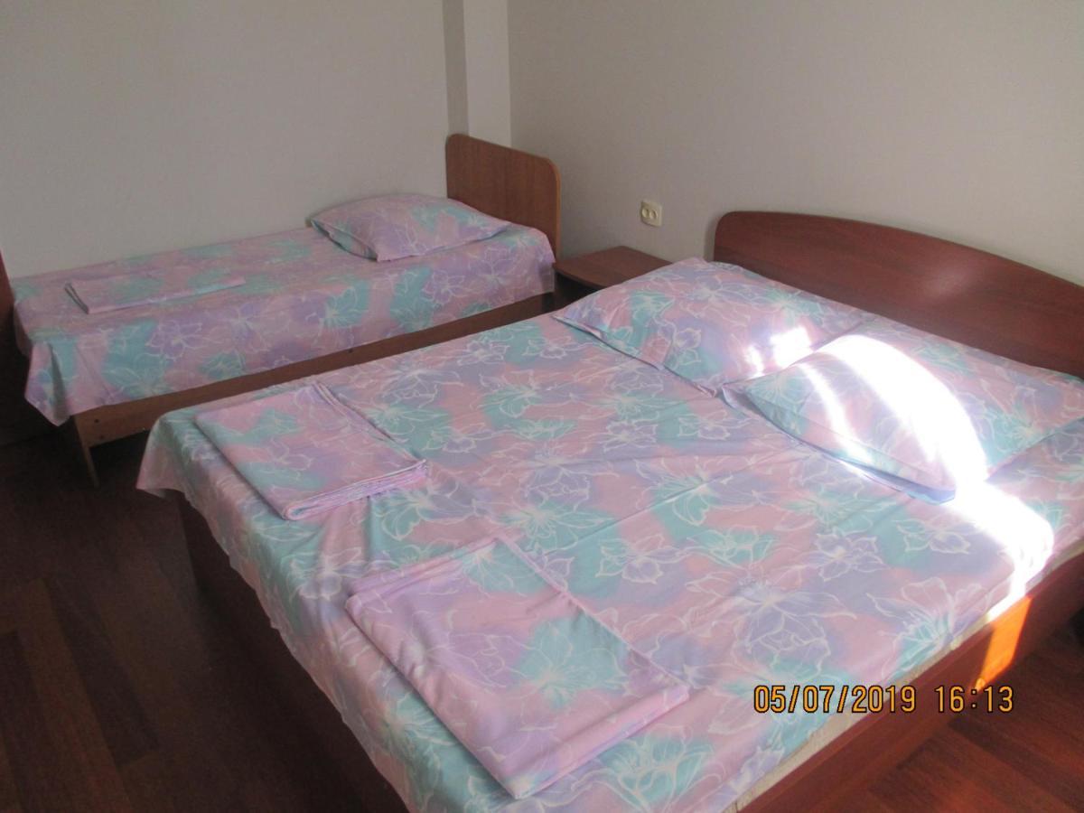 Guest House У Маргариты Gagra Exterior photo